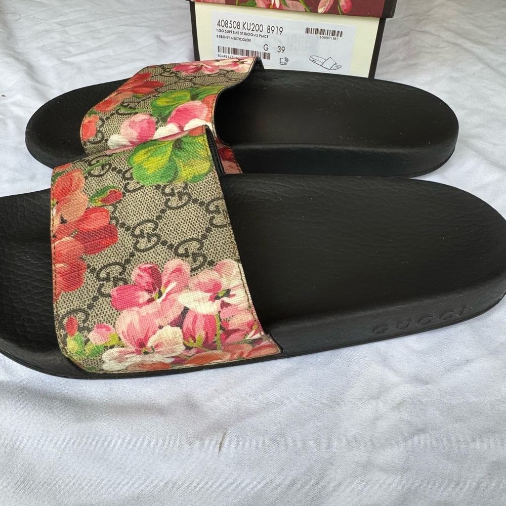 Gucci Floral GG Canvas Slide Sandals in Black, Pink, Green - Picture 2 of 5